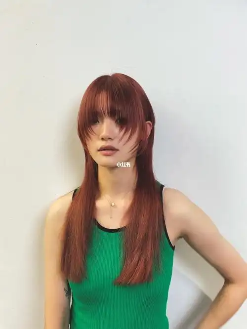 不想剪短帮她做了一款前短后长高层次发型