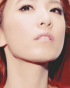 田馥甄仰望拍照时尚gif动图_动态图_表情包下载_soogif