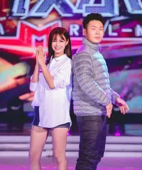 原创杜海涛沈梦辰晒甜蜜合照否认分手这一对真的像表面那么甜蜜吗