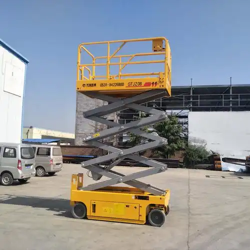 汕头升高6米自行式升降机剪叉式升降机高空作业平台直流电瓶式升降