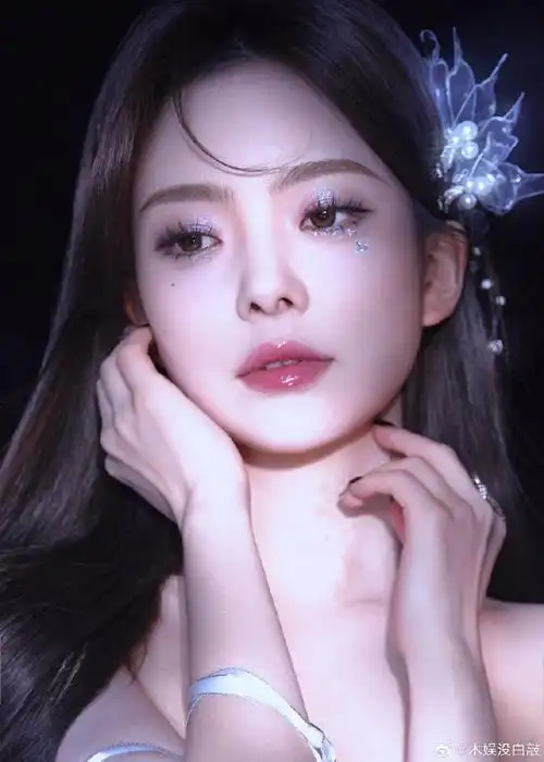 陈卓璇一万元实现云上歌唱##陈卓璇仙气蝴蝶造型