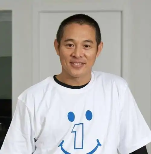 同是李连杰的基因,黄秋燕和利智的女儿,却活成了相反的两种人生