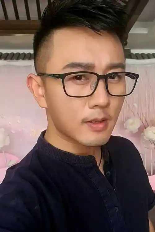 39岁离异男征婚照片(id:2236082)_湖北武汉征婚交友_我主良缘网