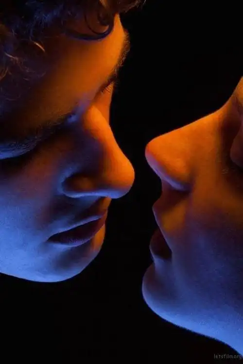 亲嘴的图片唯美 情侣头像亲吻唯美浪漫图片-图片大观-奇异网