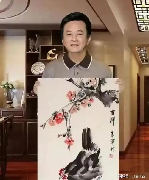 诬告朱军性骚扰7年后,让朱军身败名裂丢饭碗的弦子,如今怎样了