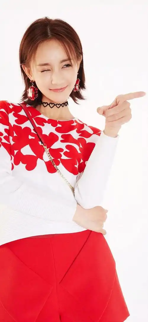 美女明星李一桐高清壁纸写真,如花似玉,千娇百媚_网易订阅