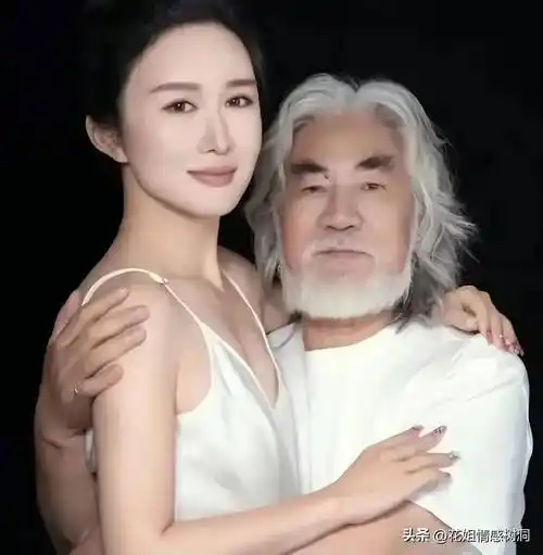 72岁张纪中又当爹三婚妻子杜星霖怀4胎网友反应太搞笑