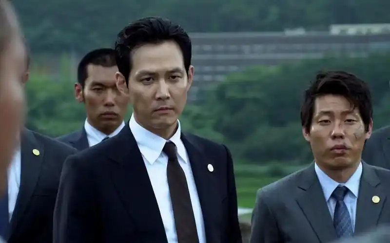 韩国黑帮电影《新世界》心要狠一点,你才能活着.