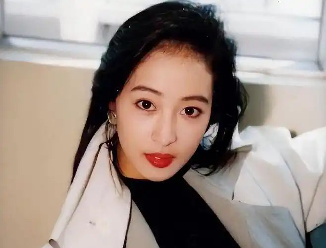 一代女神黎美娴被梁朝伟抛弃后连遇渣男如今55岁优雅老去