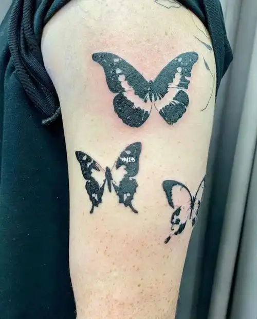 9890男生也超适合蝴蝶纹身的03