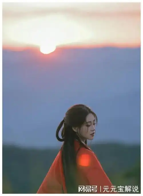 祝绪丹古装照超绝,身穿战国袍宛如公主,提灯笼似遗世独立的美人