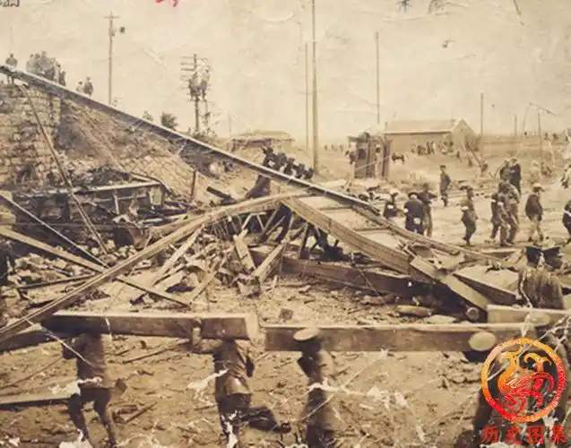 张作霖皇姑屯被炸瞬间现场很惨烈图十张作霖被部下抬上车