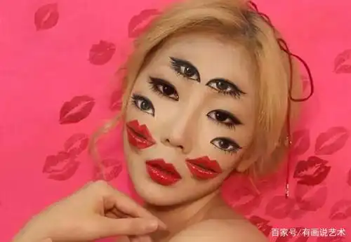 她把自己画成大花脸,网友不敢仔细看:看了有幻觉