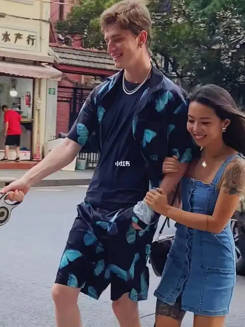 姐弟恋30cm身高差的甜甜恋爱