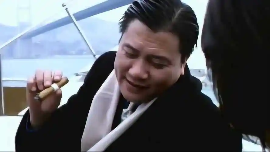 古惑仔5:万梓良递来雪茄,陈浩南说戒烟了