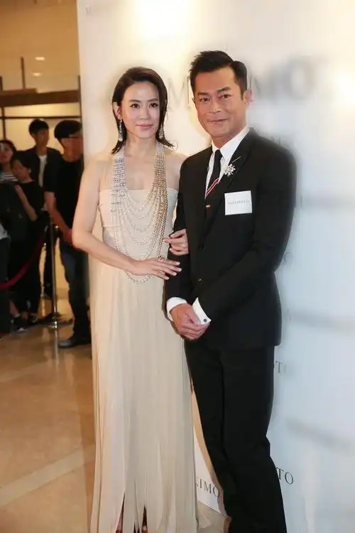 古天乐与宣萱近照二人亲密合影如胶似漆似情侣