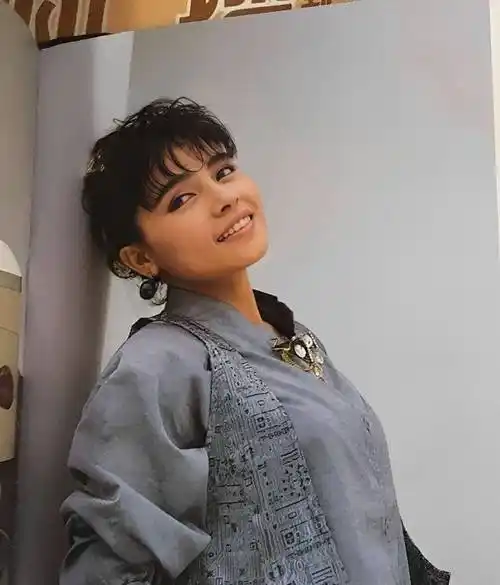 60岁台湾歌手定居内地,自豪自己是中国人,20年前就已拿到身份证