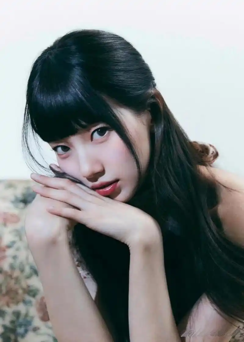 裴秀智 把齐刘海发型留成一种新高度的女人 ?