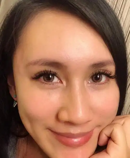 张震岳即将升级当爸, 女友进产房前还忙着化妆, 准备无痛分娩