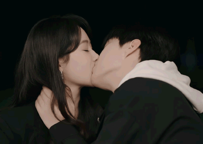 杨紫范丞丞吻戏