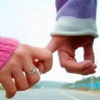 牵手的情侣头像一前一后【点击鼠标右键下载】