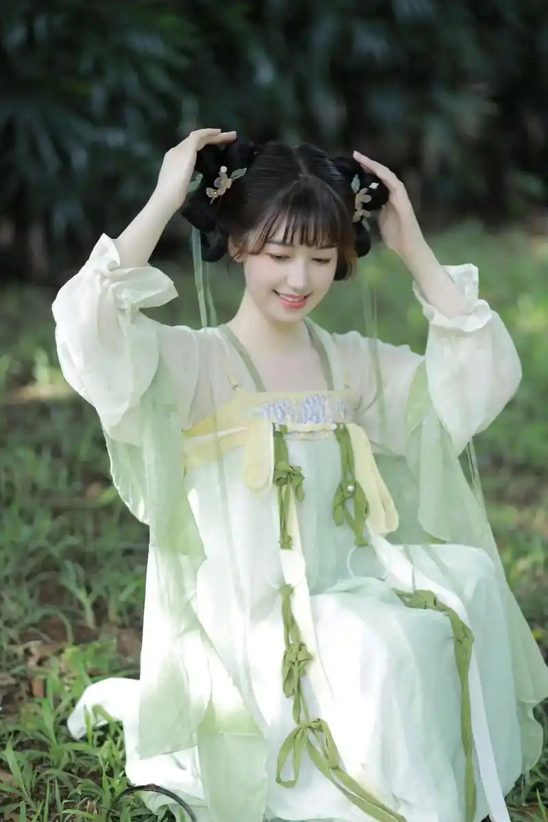 偷得浮生半日闲 #国风合伙人 #汉服小姐姐 #古风摄影 - 抖音