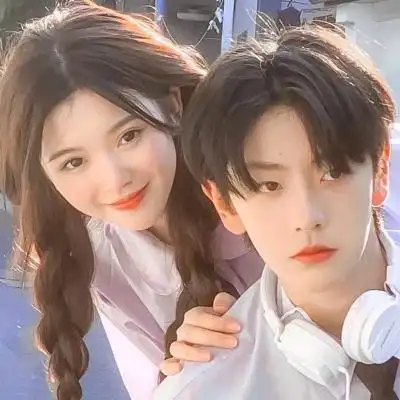 2021最火爆微信甜美恋人头像,情侣头像图片-回车桌面