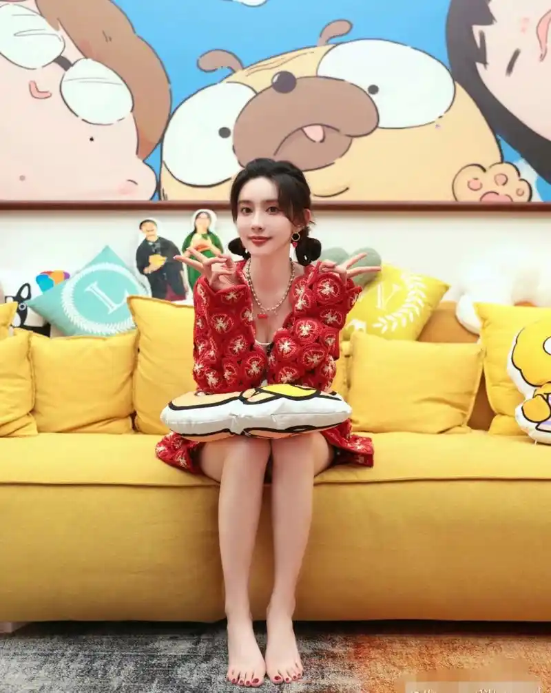 孟子义  光脚丫