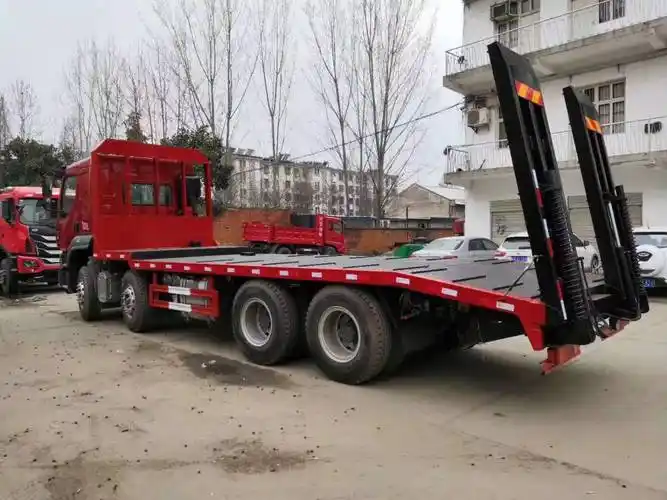 40吨挖掘机平板车柳汽乘龙前四后八平板车拉35吨挖掘机平板拖车可分期
