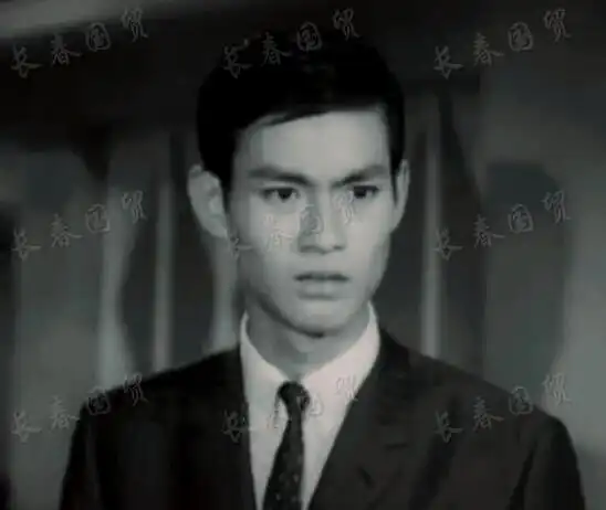 郑少秋20岁旧照曝光,眉清目秀颜值不输小鲜肉