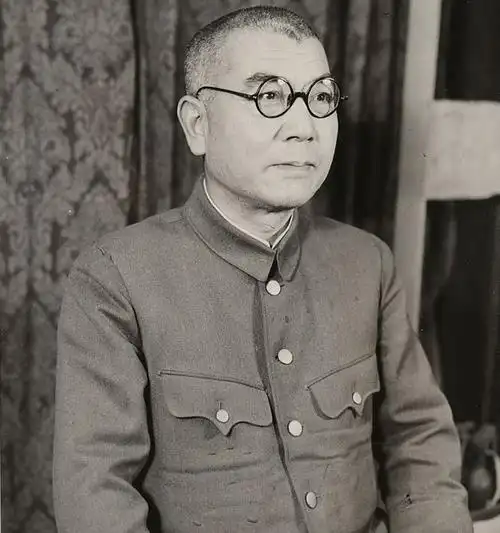 日本投降后28个甲级战犯7个绞刑16个终身监禁绞刑架上脚在颤抖