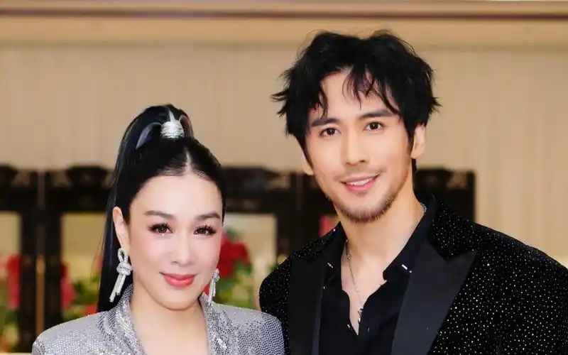 张伦硕钟丽缇庆周年,回顾七年爱情细节,称七年之痒将继续陪伴