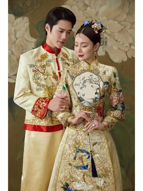 新式秀禾婚纱照