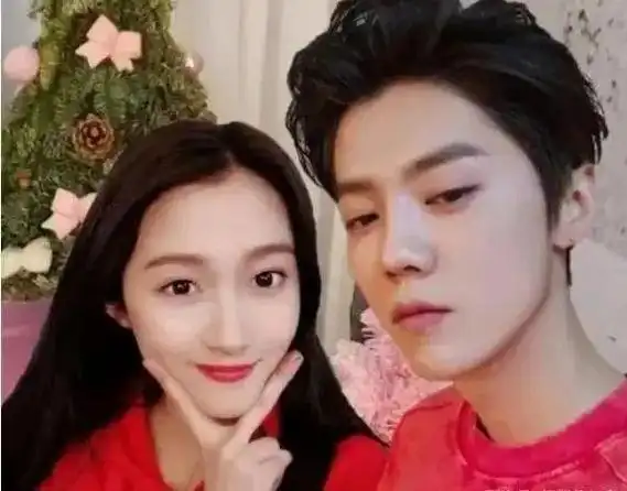 关晓彤怀孕逼婚鹿晗!