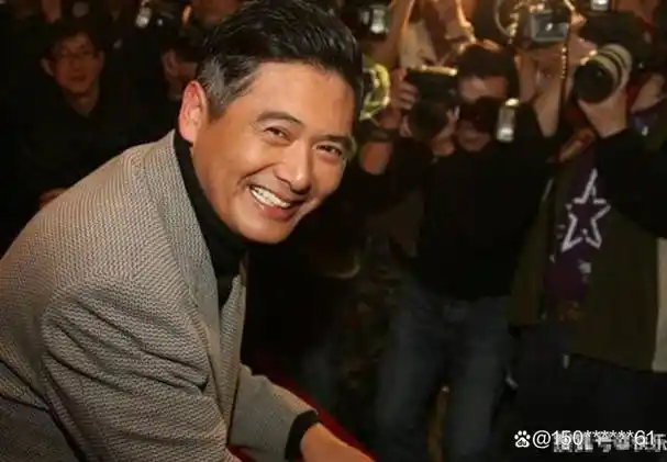 69岁周润发朝阳公园跑步!手臂长满小肉球,目击者称身高超180