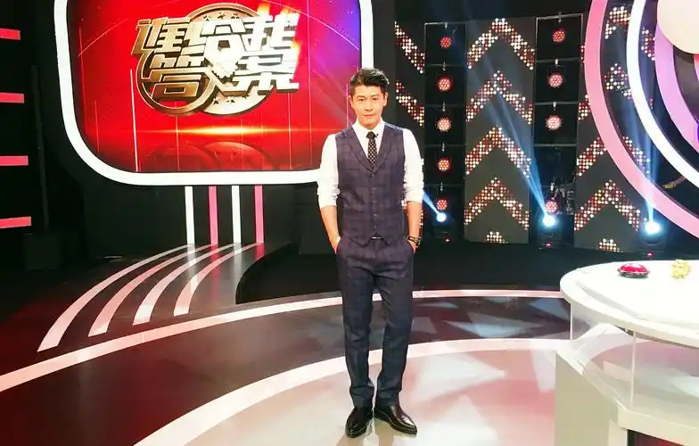 p>张朋,1986年6月27日出生于河北石家庄,中国大陆男演员,主持人,毕业