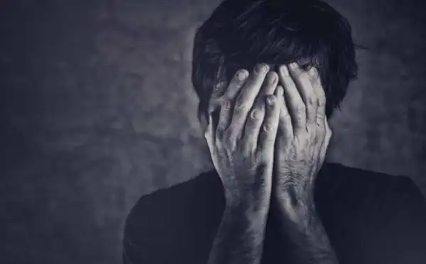 心情沉重,压抑,沮丧的, 用英语怎么说