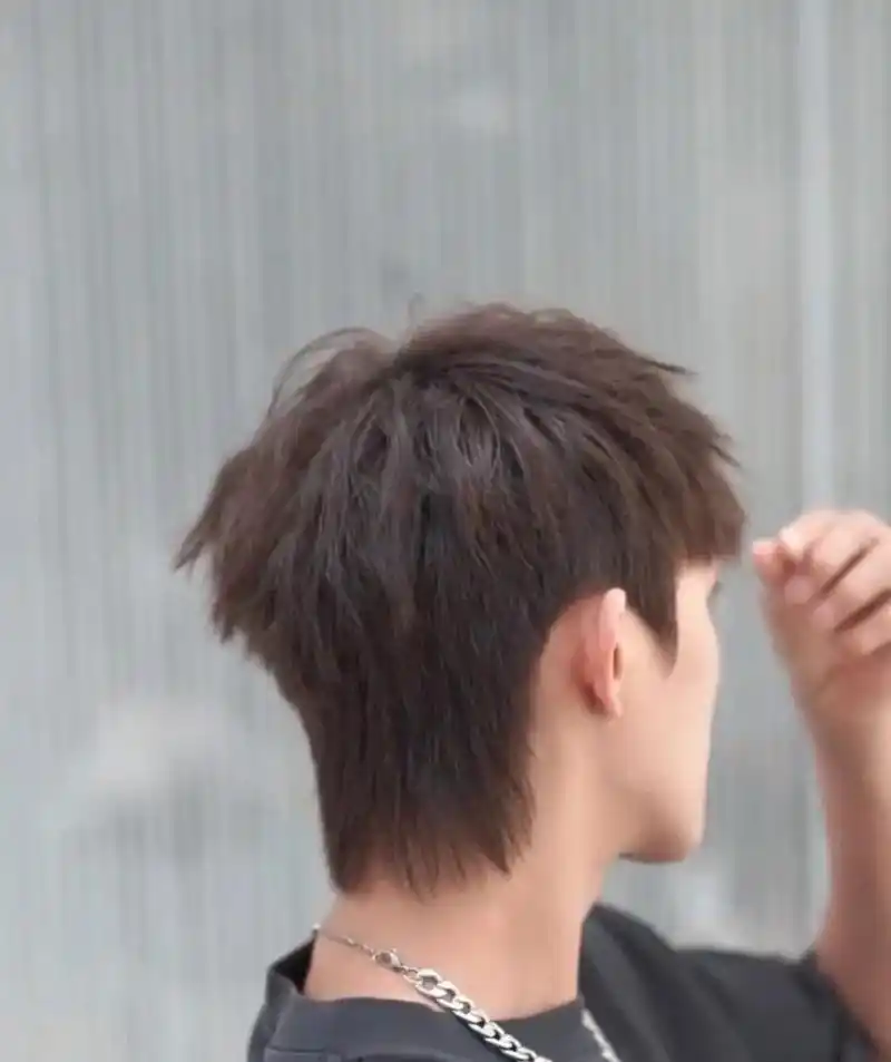 男生帅到掉渣的发型!帅到没朋友 ●● 有点偏日系 - 抖音