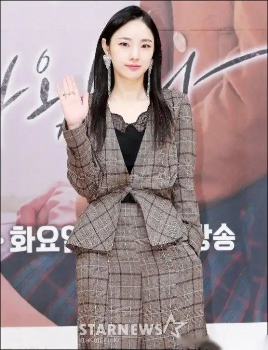 朴雅仁有望加盟mbc新周末剧《 没有第二次 》.