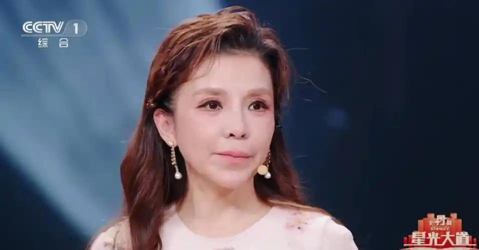 央视主持人朱迅口碑被《星光大道》影响,事业发展开始走下坡路_节目