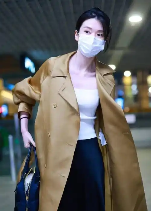 乔欣原来这么瘦,锁骨还是很明显的