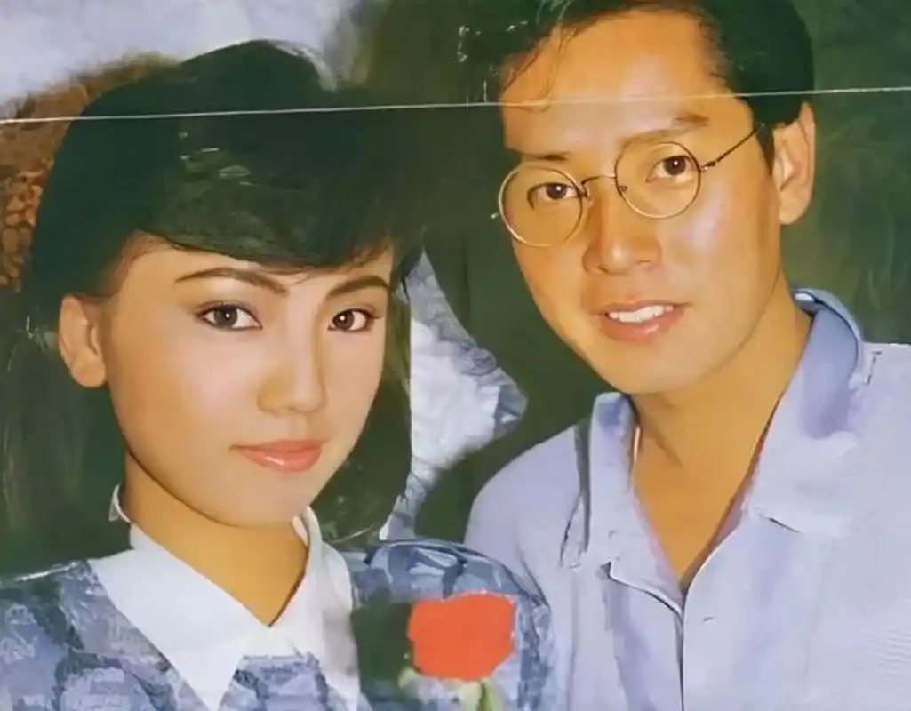 杨洁薇的丈夫谭咏麟,是乐坛举足轻重的人物.