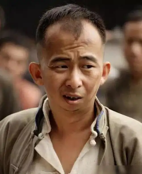 他被称为中国最丑男星演技不输黄渤妻子美得让人嫉妒