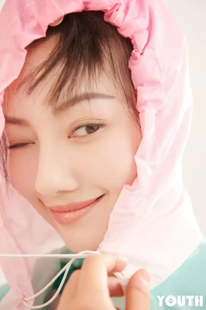 踏步鲜花 清风袭来糖果女孩 一见倾心天马行空 随性