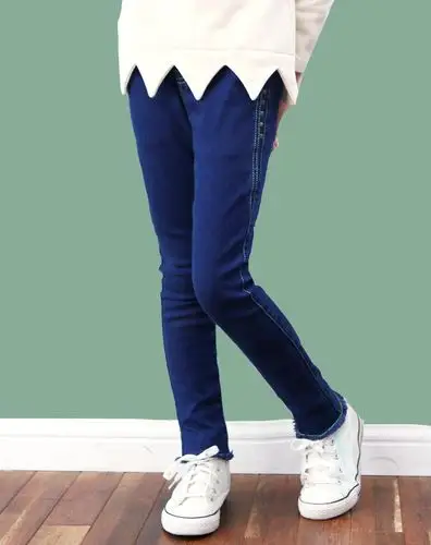 女童蓝色牛仔裤