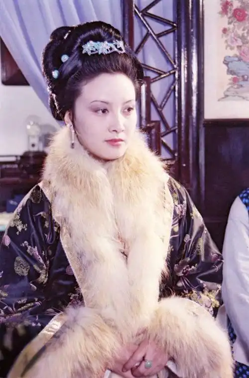 邓婕饰演王熙凤