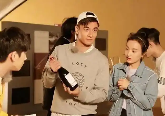 郑凯吴昕地下恋被曝光双方沉默至今仍是个迷