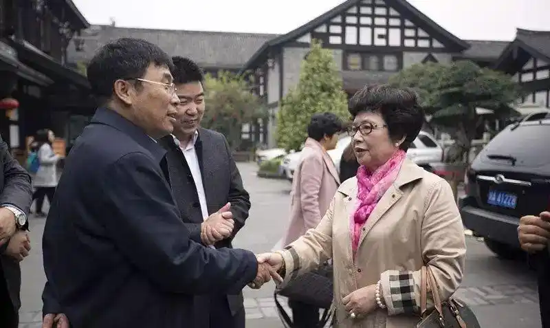 沈阳道义经济开发区吕殿友书记一行到访成都对话川味