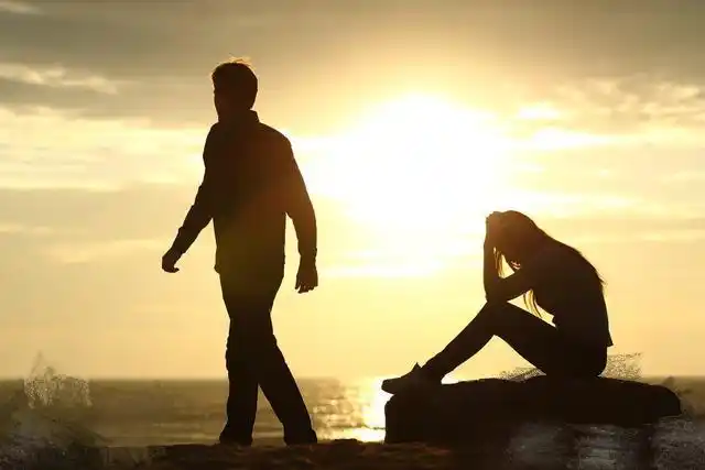 男朋友有新欢的几种情况:1.这个新欢是你们分手的原因.