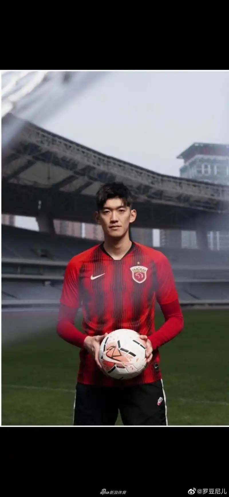 上港门将颜骏凌发博 秀出春天的感觉